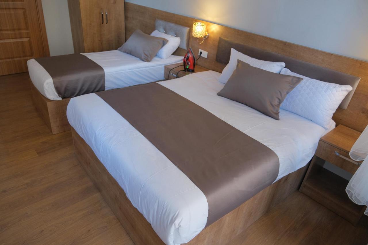 Adamantides Hotel