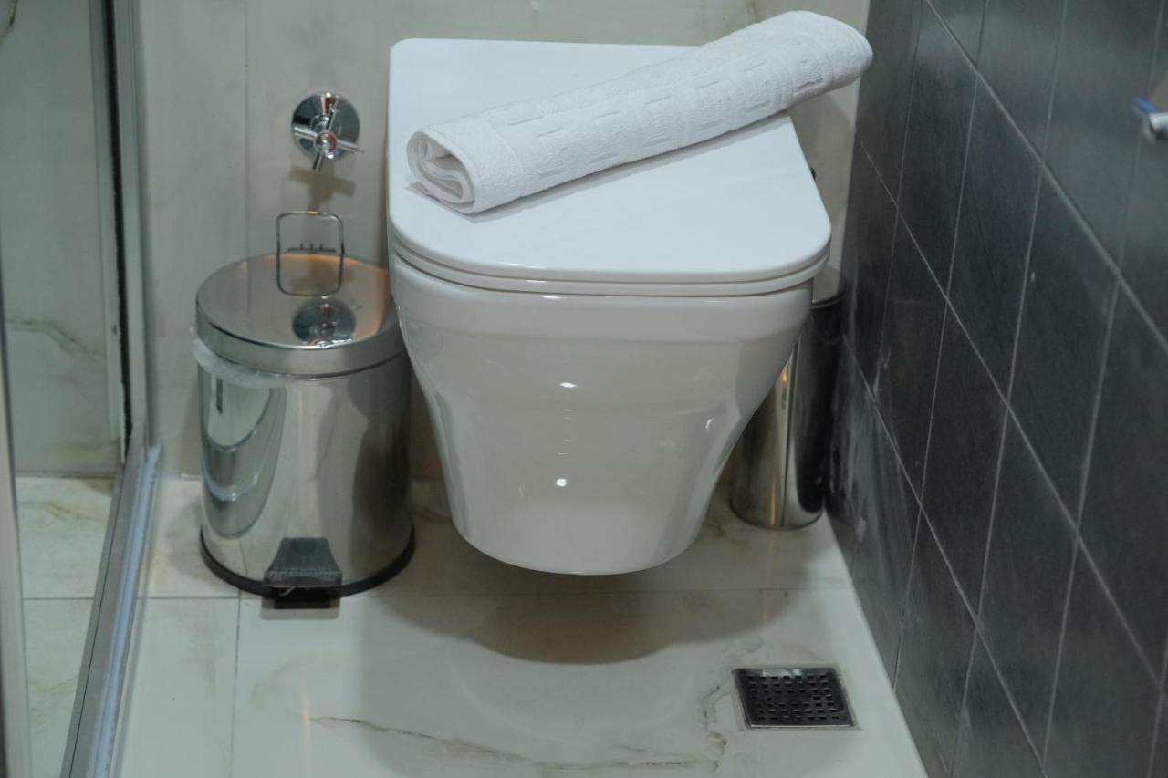 Adamantides Hotel