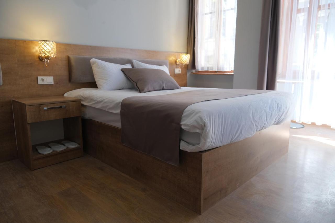 Hotel Adamantides *