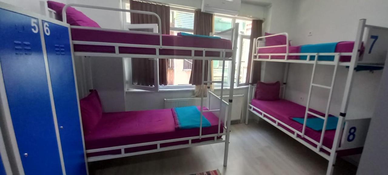Xalila Hostel&cafe Hostel