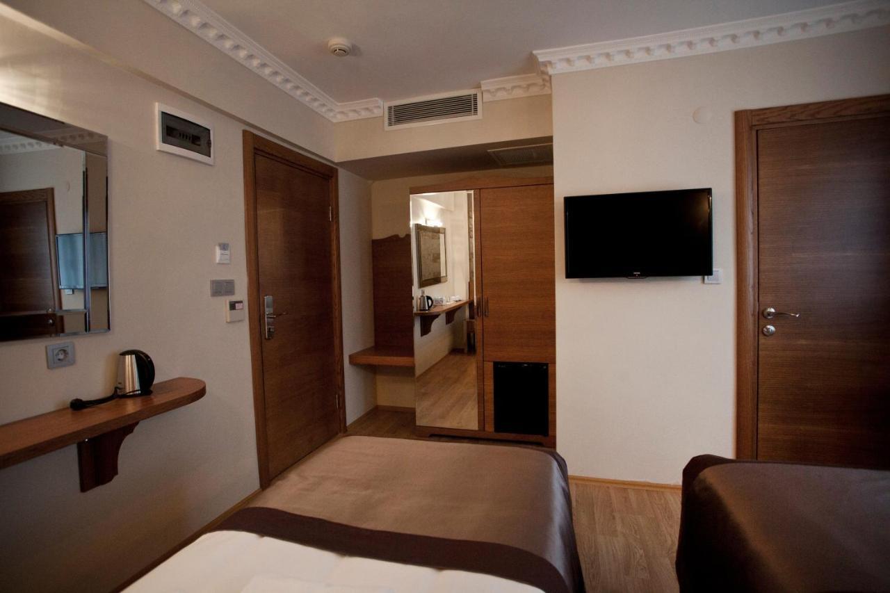 Otel Pera Line 2*