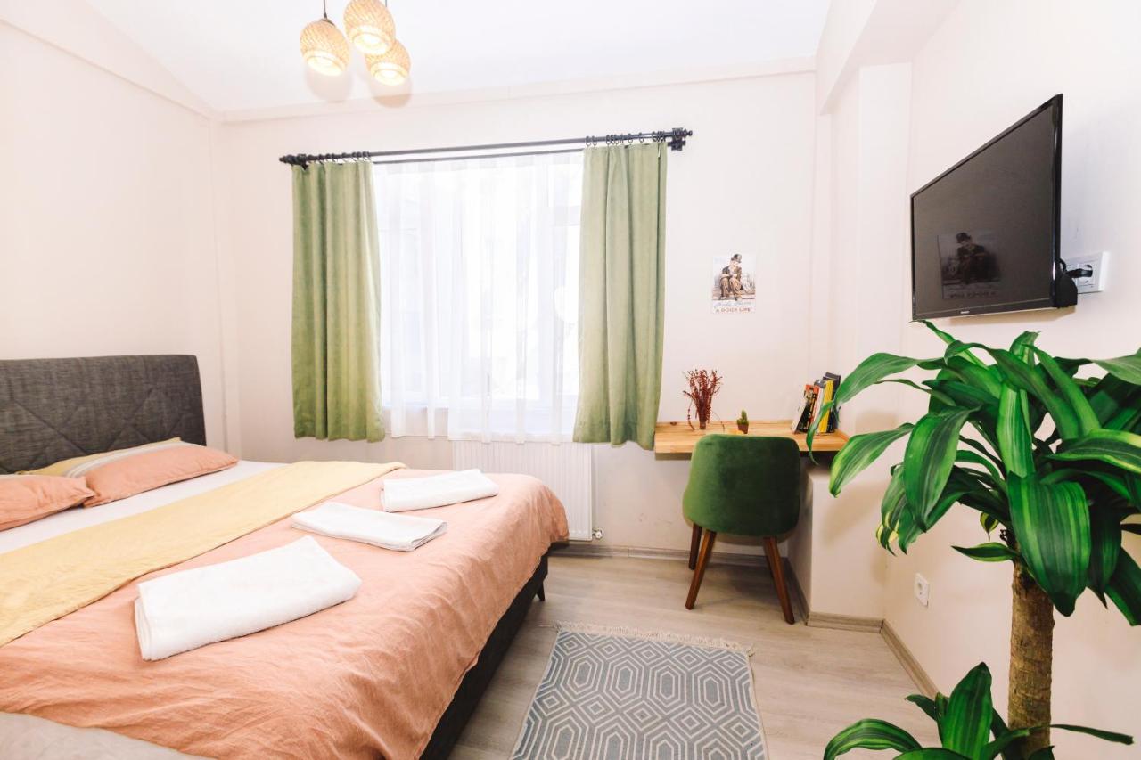 Turan33 Apartment