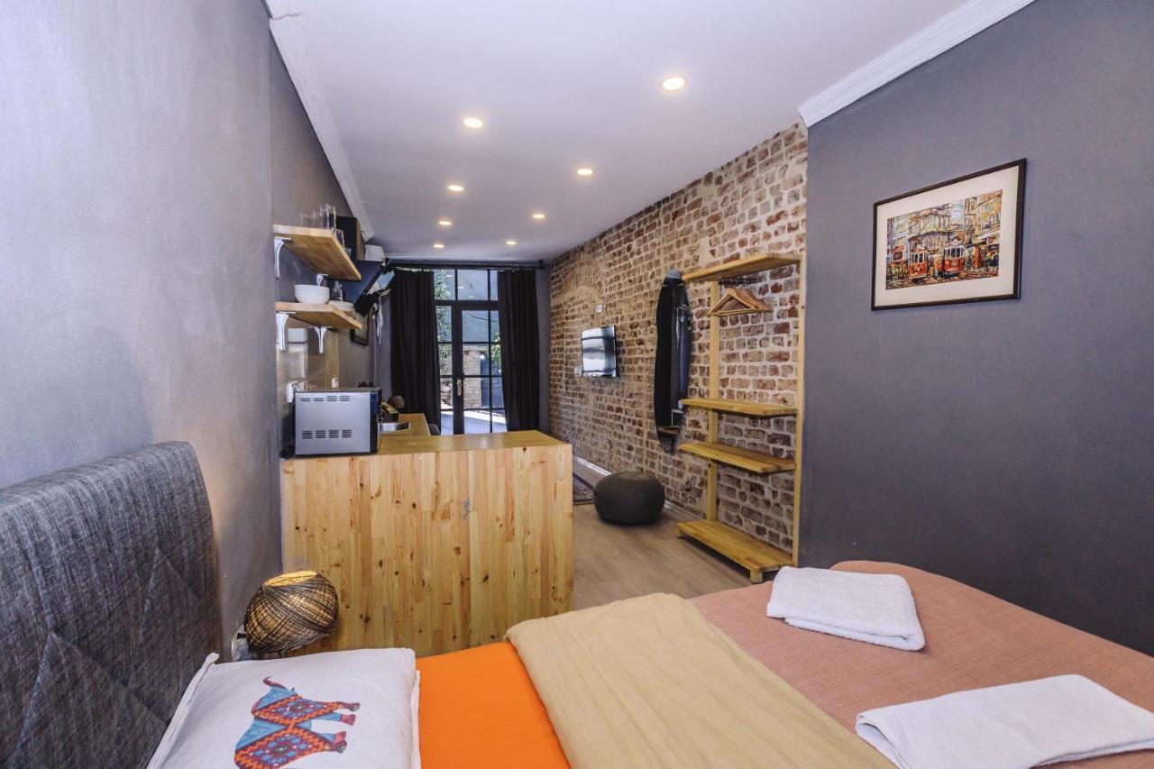 Turan33 Apartment