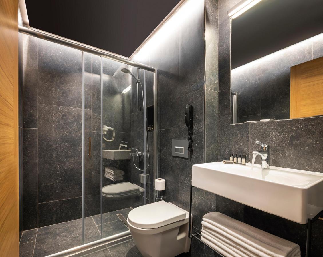 Marius Hotel *