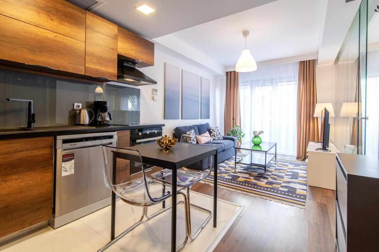 Stylish Flat With Location In Sisli Apartment