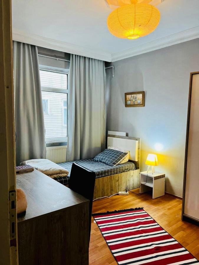 A Cozy Apartment *