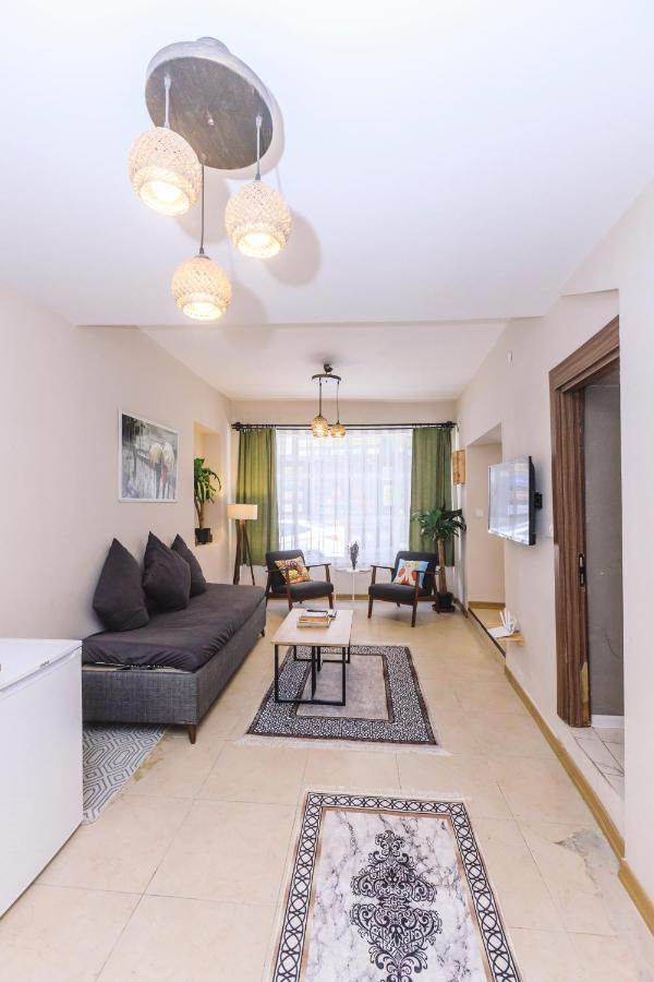 Turan33 Apartment