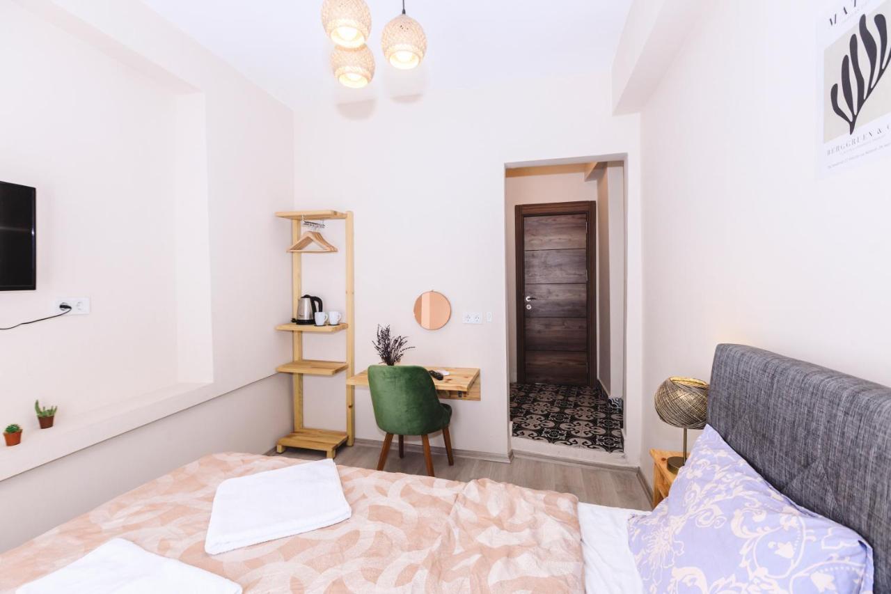 Turan33 Apartment