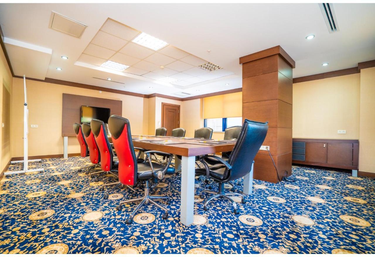 Ma Hotel *