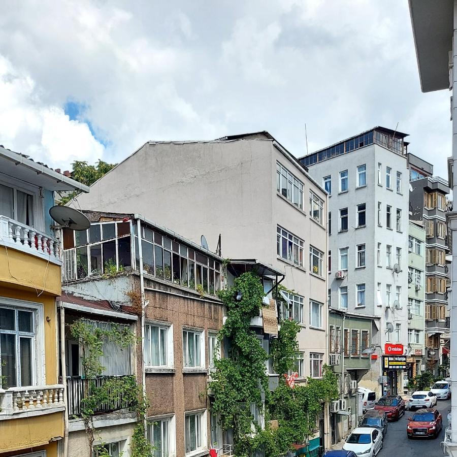Bird Apartment *
