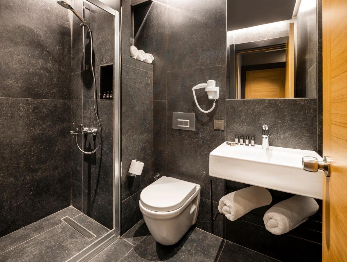 Marius Hotel *