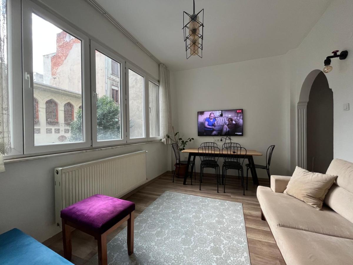 Centrally Located, 2+1 House In Taksim, Cihangir Apartamento *