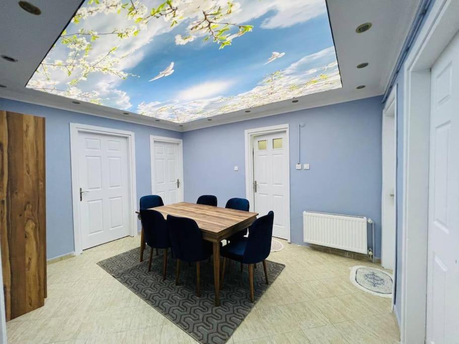 Elegant 3-bedroom Unit Near To Fatih Mosque. Istanbul