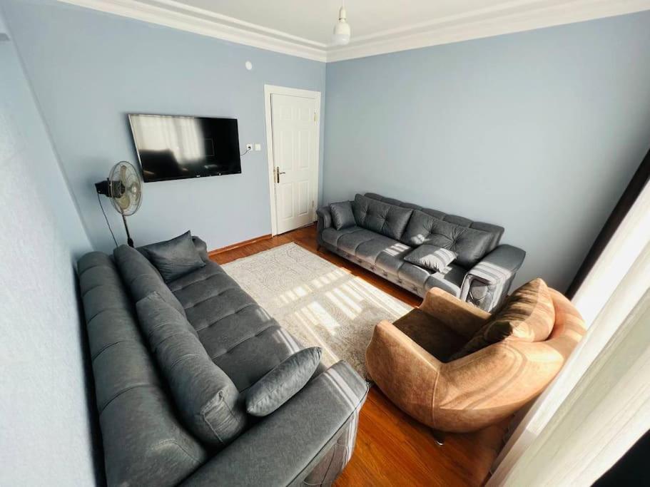 Apartment Elegant 3-bedroom Unit Near To Fatih Mosque. *