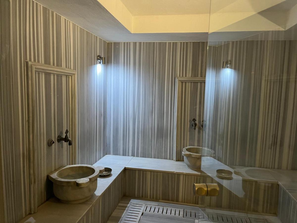 Luxury With Pool In The Center Of Apartment *
