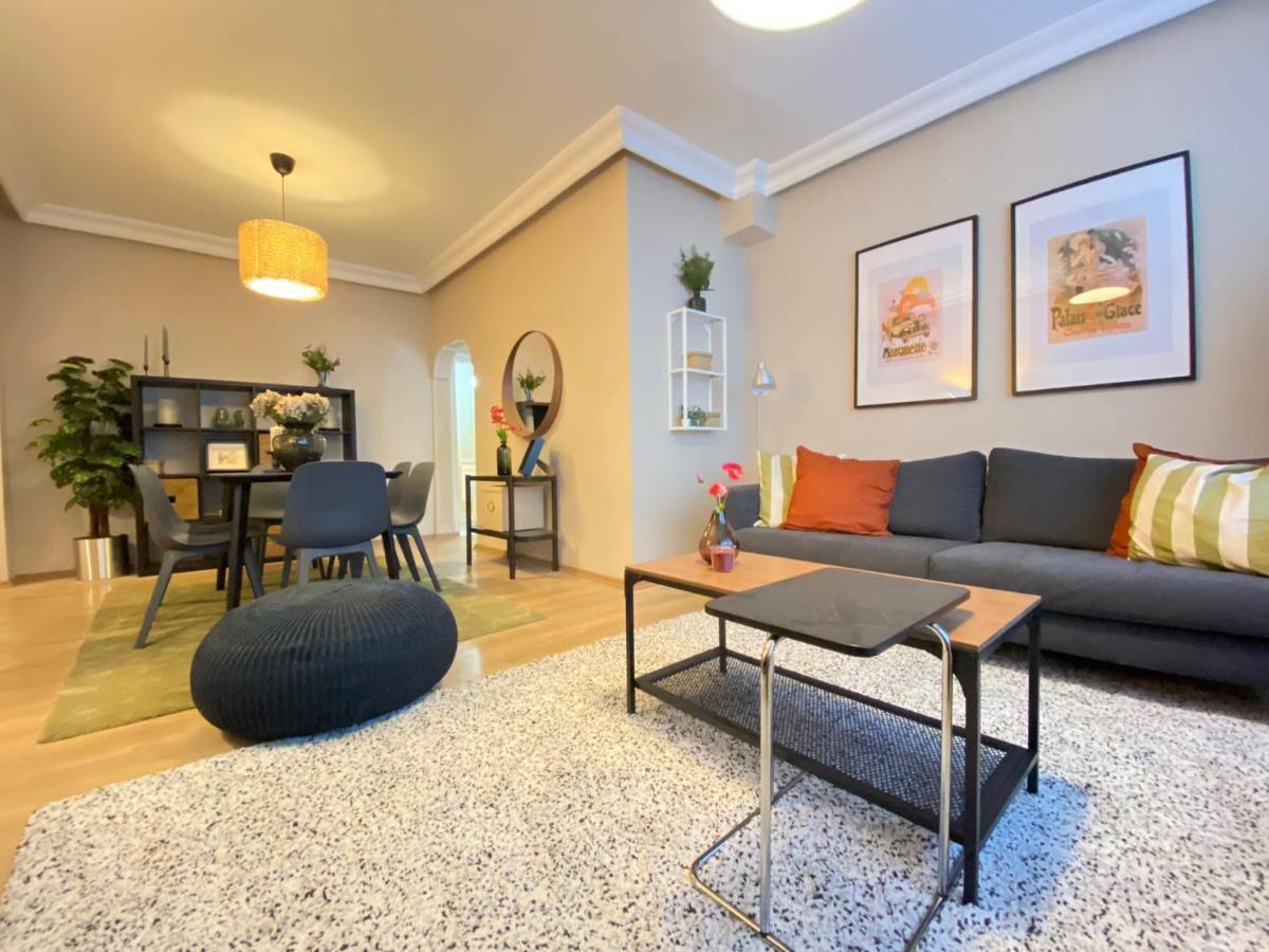 Chic Flat Near Shopping Malls In Sisli Daire