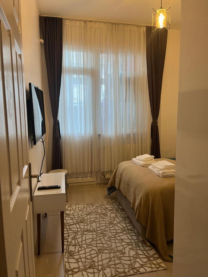 Centrally Located, 2+1 House In Taksim, Cihangir Istambul
