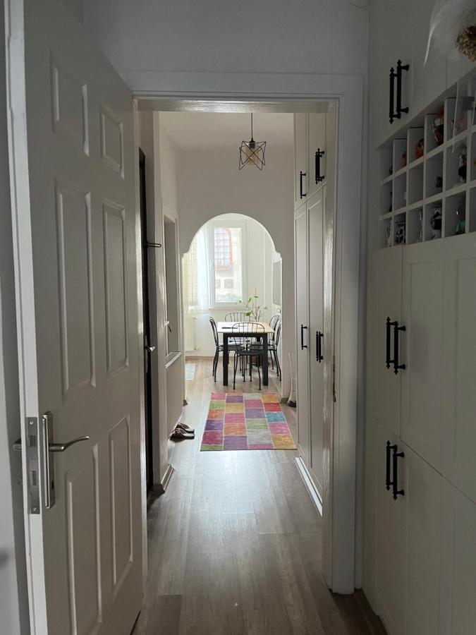 Apartment Centrally Located, 2+1 House In Taksim, Cihangir