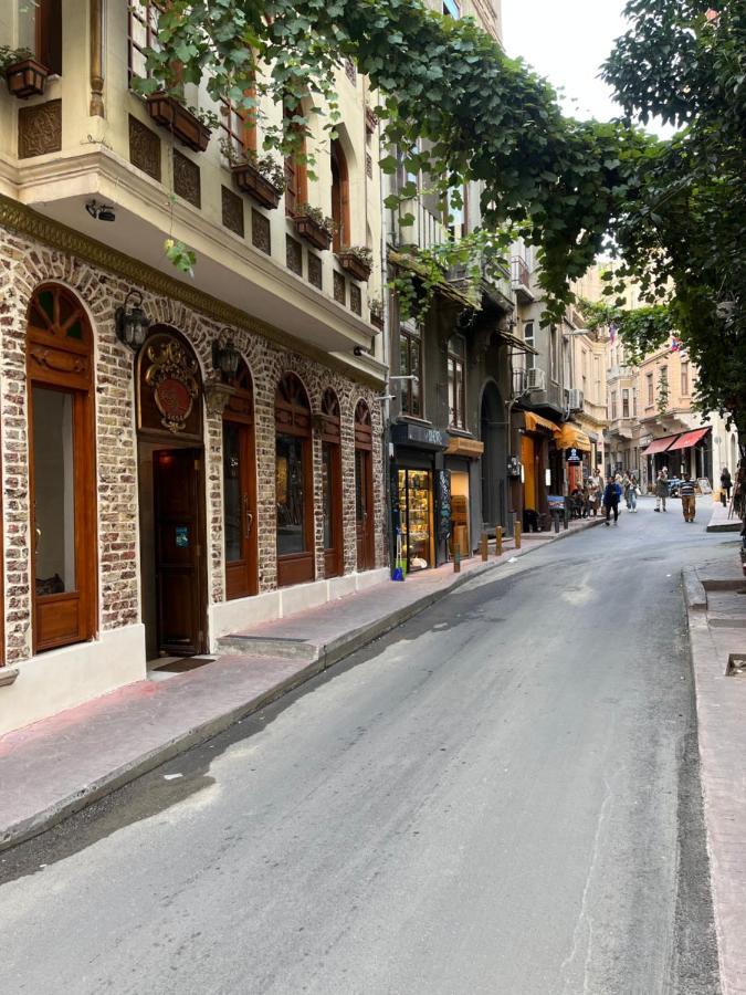 Centrally Located, 2+1 House In Taksim, Cihangir Istambul