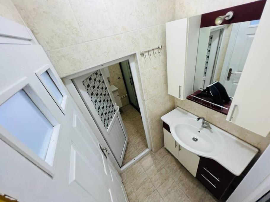 Apartment Elegant 3-bedroom Unit Near To Fatih Mosque. Istanbul