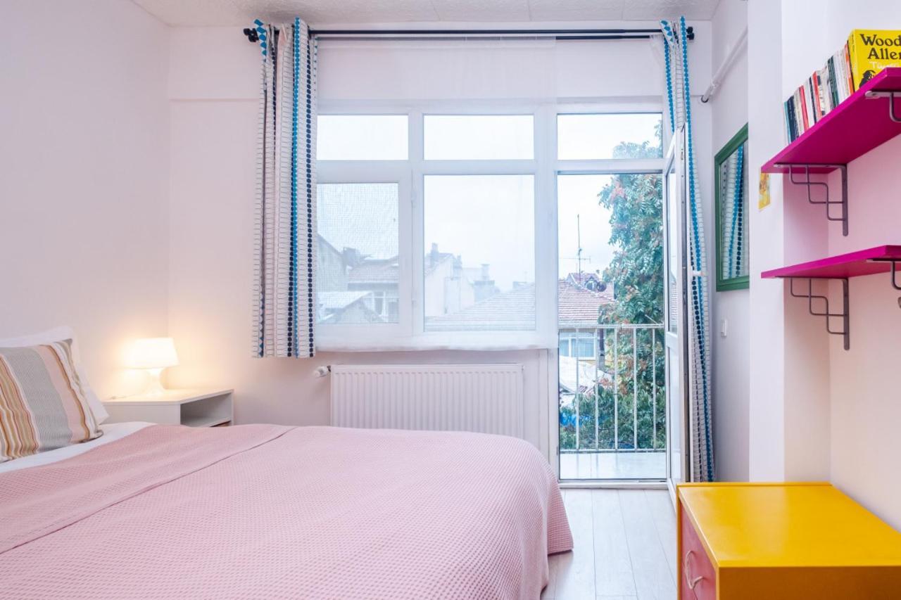 Apartment Flat With Balcony Near Bull Statue In Kadikoy