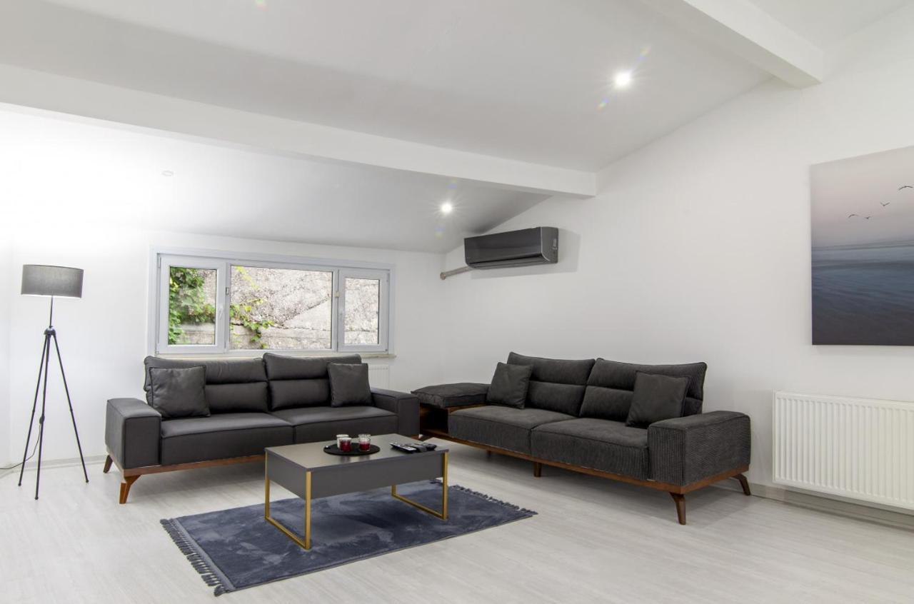 Sleek House With A Lovely Terrace In Besiktas Istanbul