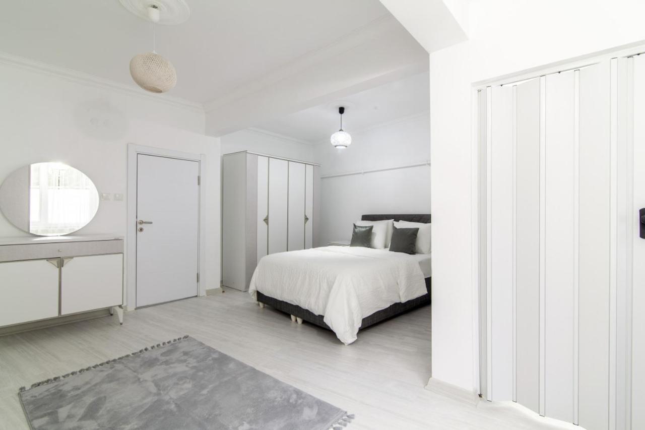 Villa Sleek House With A Lovely Terrace In Besiktas