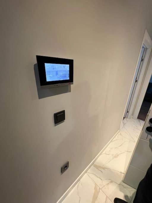 Apartment Zeytinburnu Merkezi Konumda, Sifir Daire & Esyalar