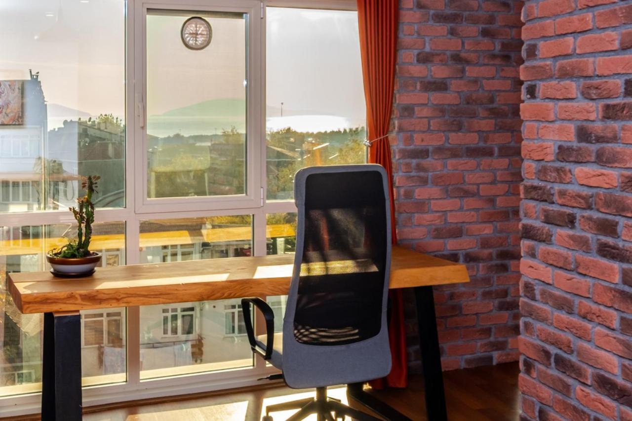 Apartment Sleek Flat Near Public Transportation In Maltepe