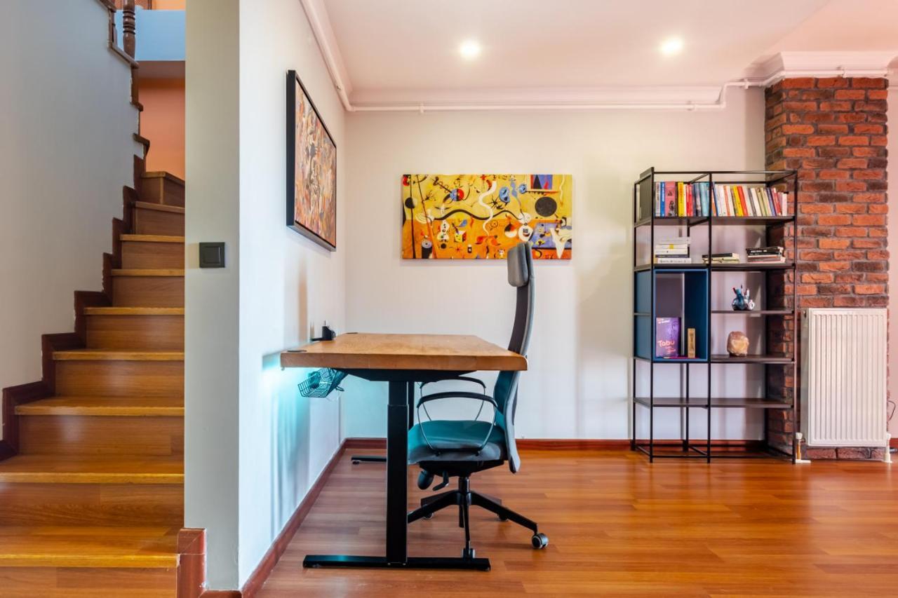 Apartment Sleek Flat Near Public Transportation In Maltepe Istanbul