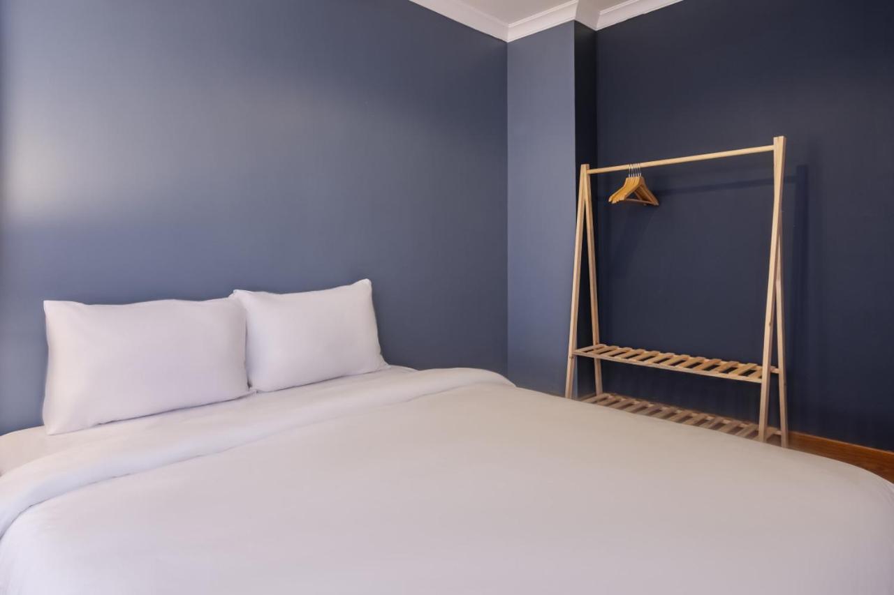 Sleek Flat Near Public Transportation In Maltepe