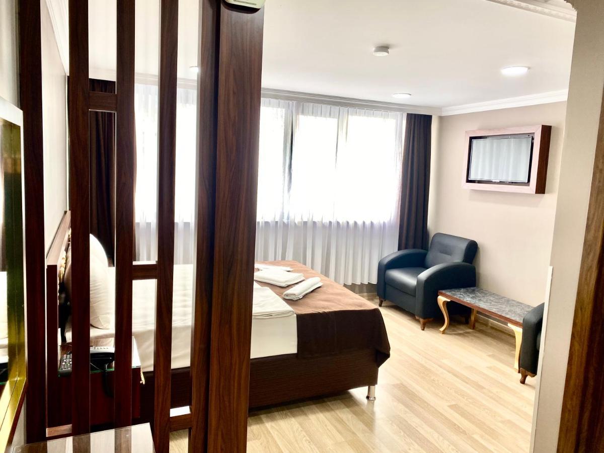 Hotel Grand Oral