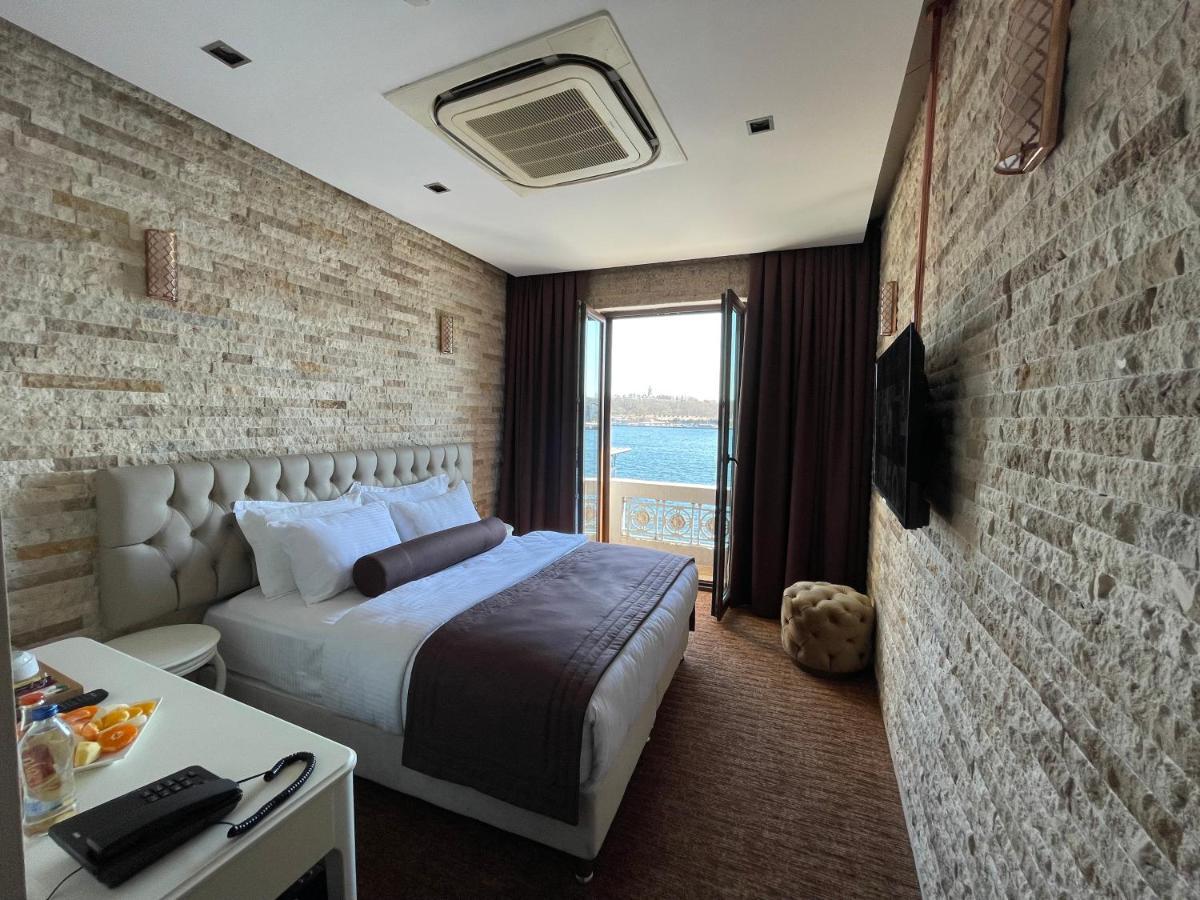 Weingart Port Seaside Hotel