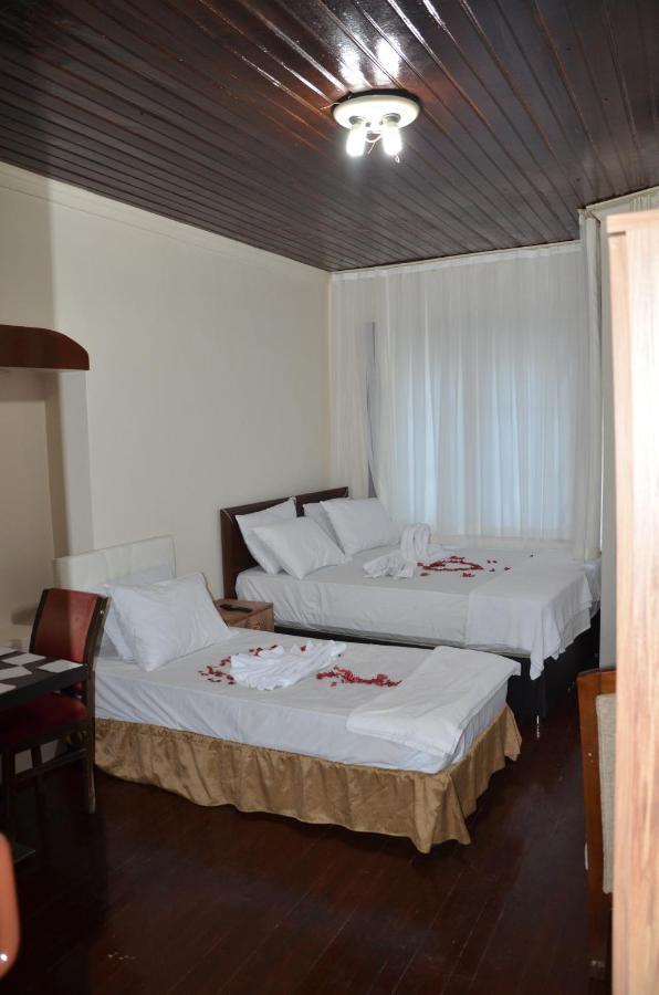 Reyna Aparthotel