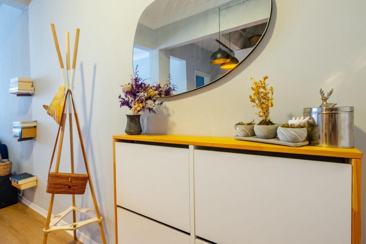 Eclectic Flat Near Metro With Terrace In Kadikoy Istanbul