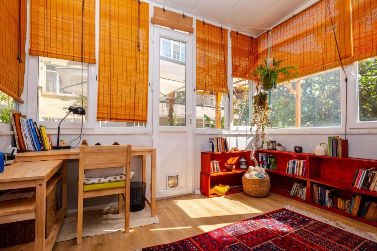 Apartment Eclectic Flat Near Metro With Terrace In Kadikoy Istanbul