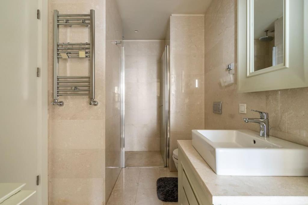 Gyoo Konforunda Yuksek Kat Apartment Istanbul