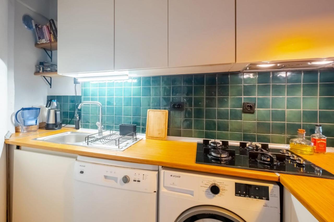 Eclectic Flat Near Metro With Terrace In Kadikoy * Istanbul