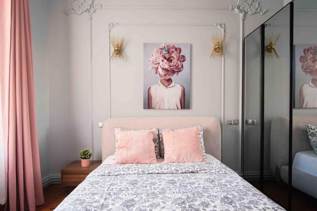 Modern&old Style Flat In The Center Of Cihangir Apartment Istanbul