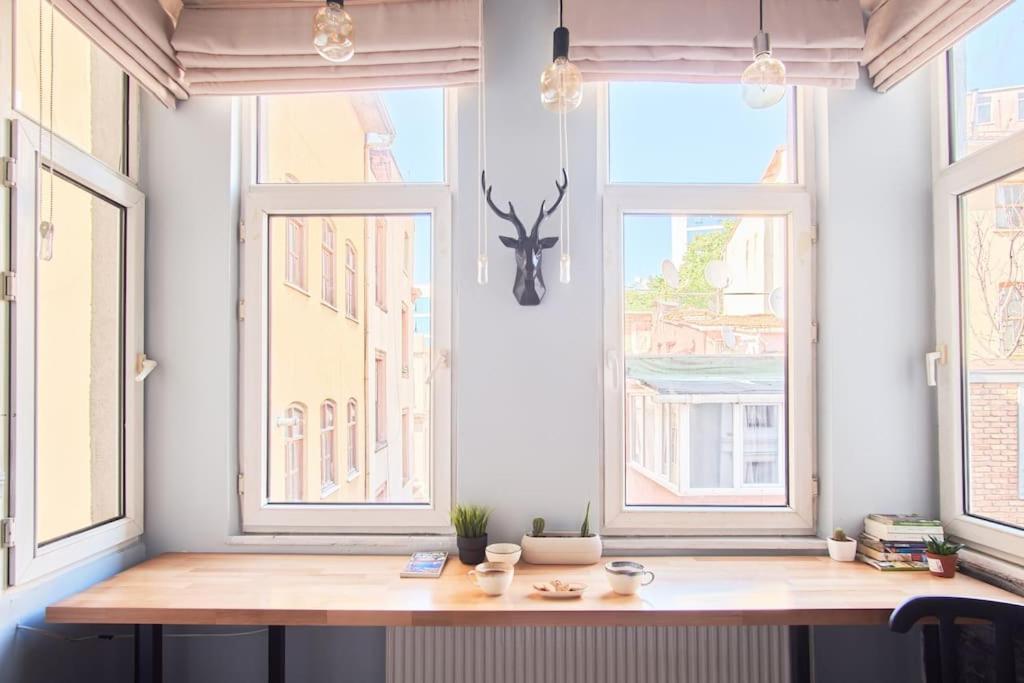 Modern&old Style Flat In The Center Of Cihangir Apartment
