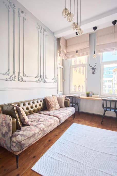 Apartment Modern&old Style Flat In The Center Of Cihangir