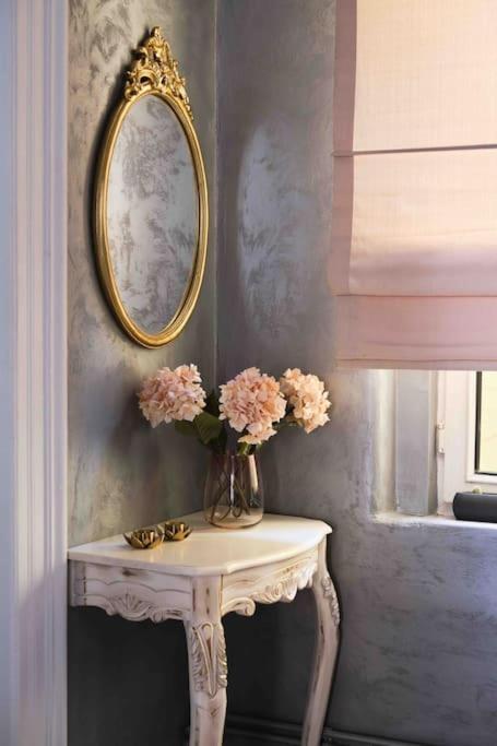 Modern&old Style Flat In The Center Of Cihangir Istanbul