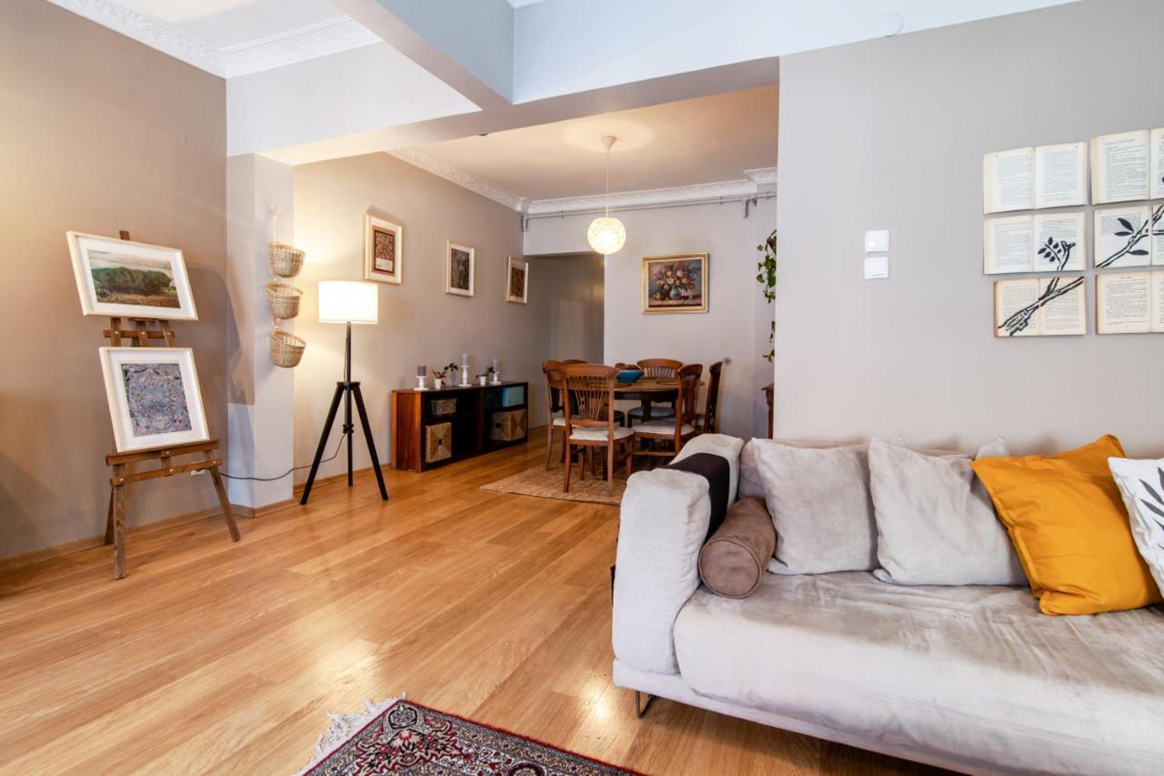 Vibrant Flat With Balcony In Sisli