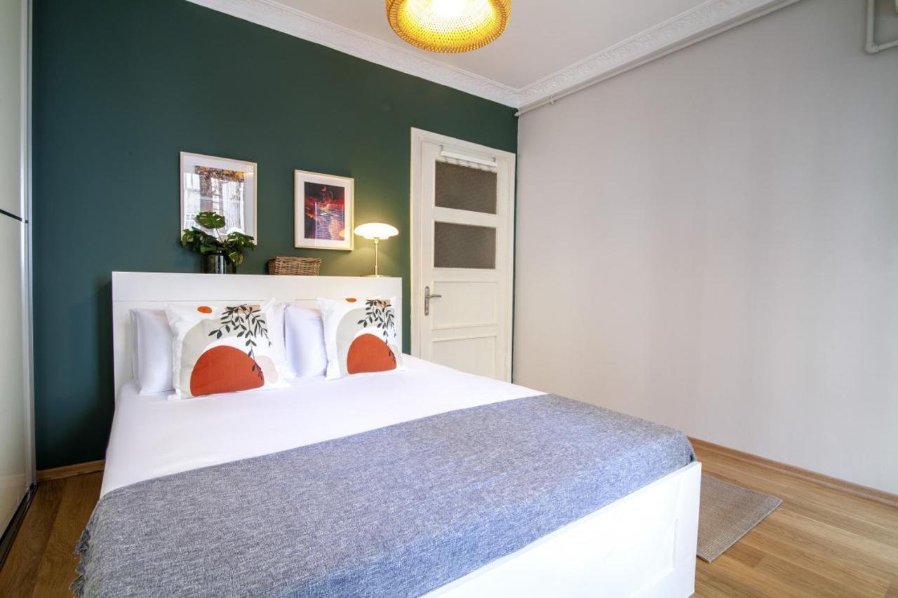 Vibrant Flat With Balcony In Sisli * Istanbul