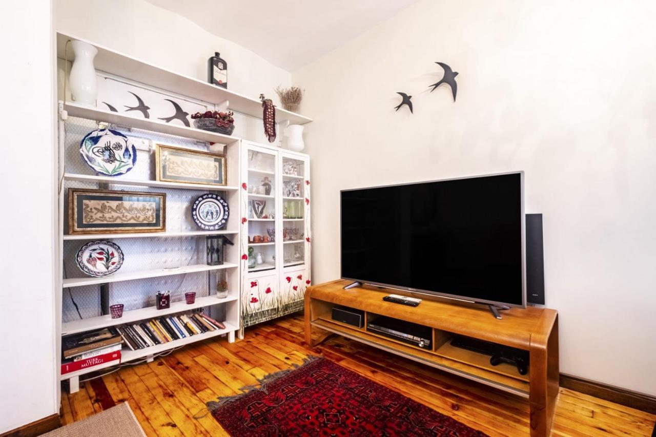 Superb Flat With Backyard In Cihangir Beyoglu Apartment Istanbul