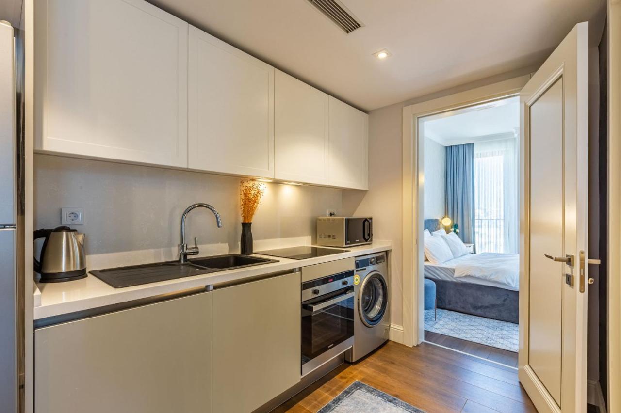 Trendy Beyoglu: Stylish Nearby Apartment