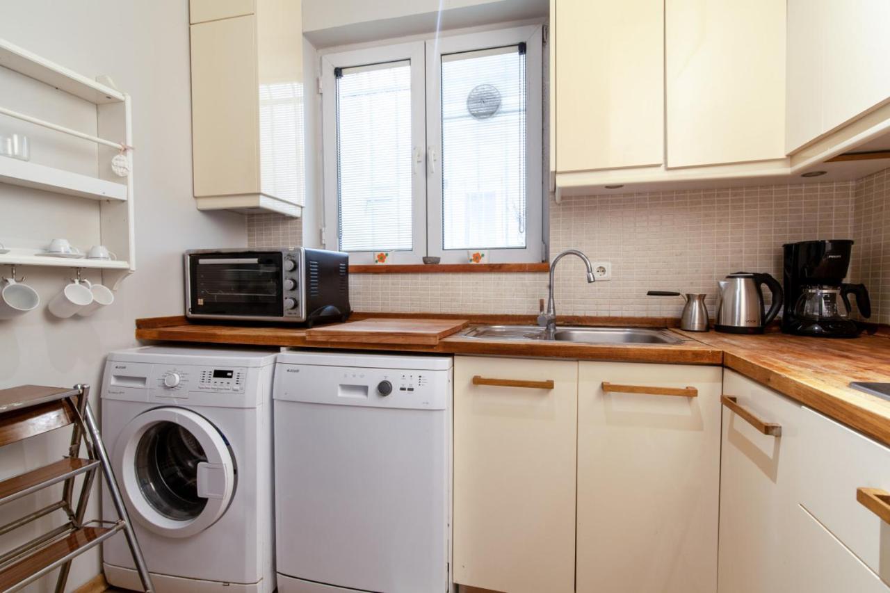 Vibrant Flat With Balcony In Sisli Istanbul