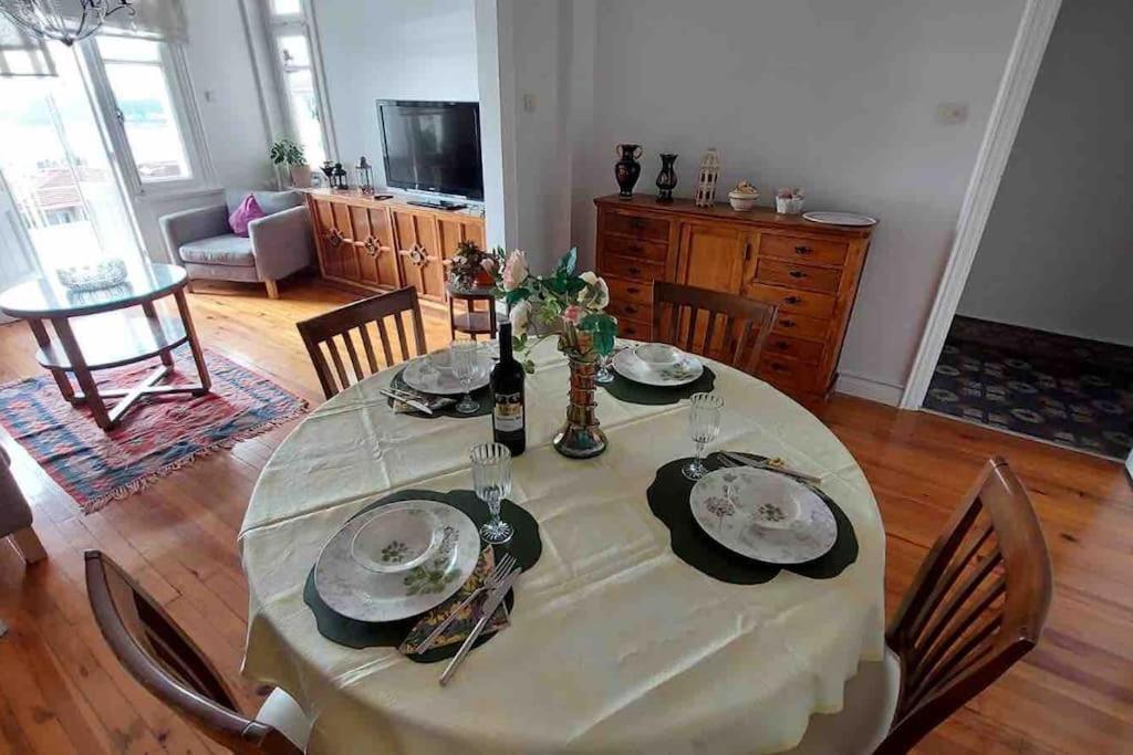 An Elegant 2 Bedroom With Stunning View
