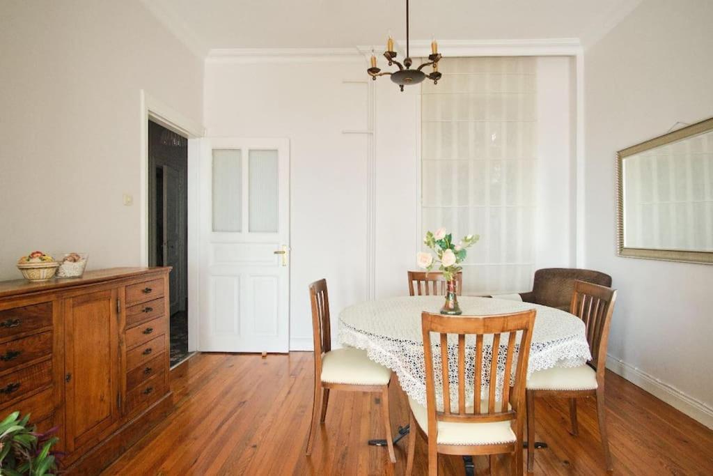 Apartment An Elegant 2 Bedroom With Stunning View *
