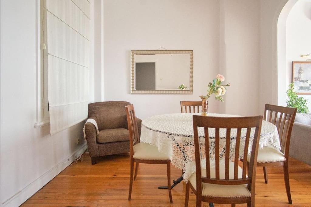 An Elegant 2 Bedroom With Stunning View Apartment Istanbul